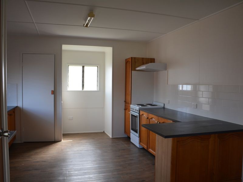 10 Stradbroke Street, Redland Bay QLD 4165