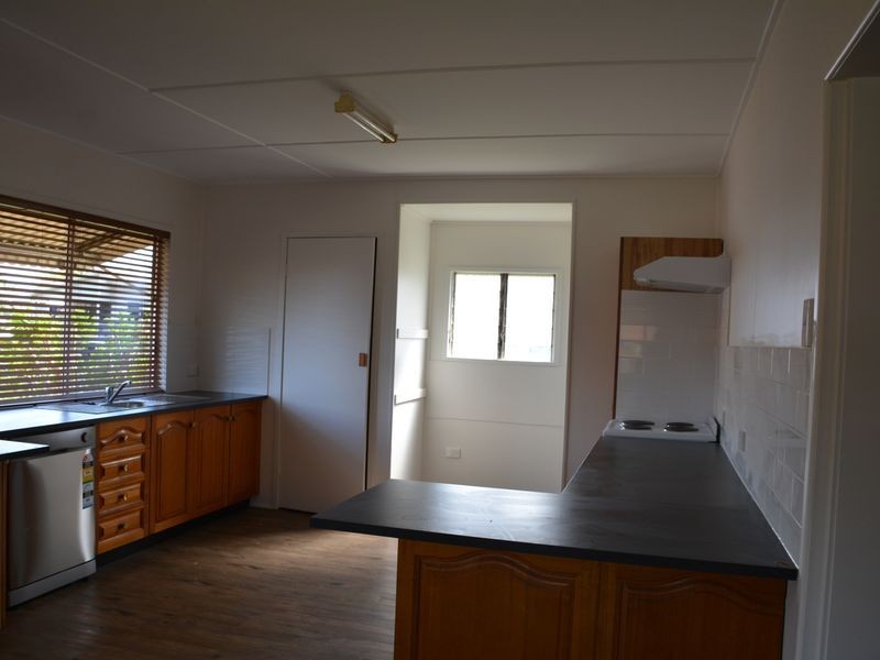 10 Stradbroke Street, Redland Bay QLD 4165