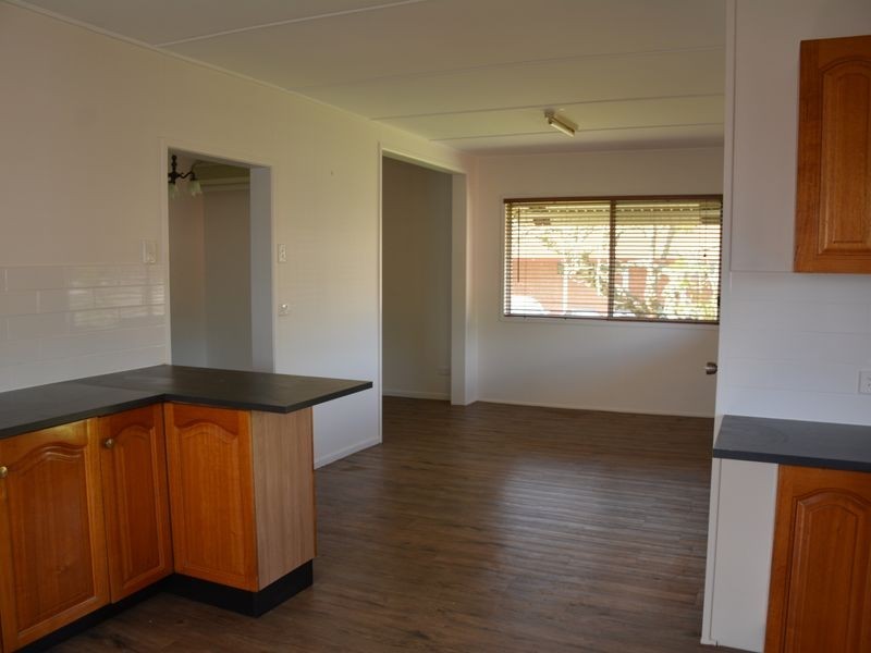 10 Stradbroke Street, Redland Bay QLD 4165