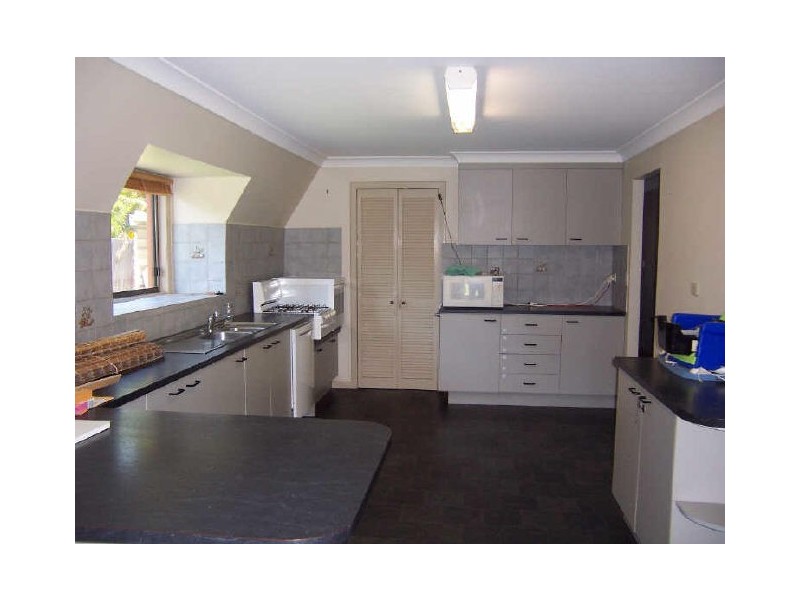 7 Scott Street, Redland Bay QLD 4165