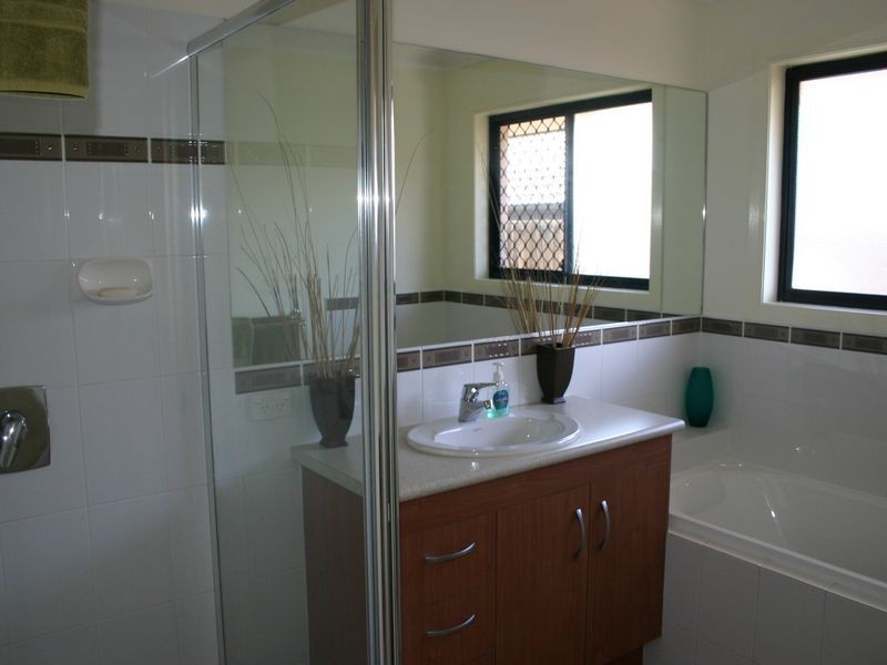 5 CASWELL CRESCENT, Redland Bay QLD 4165