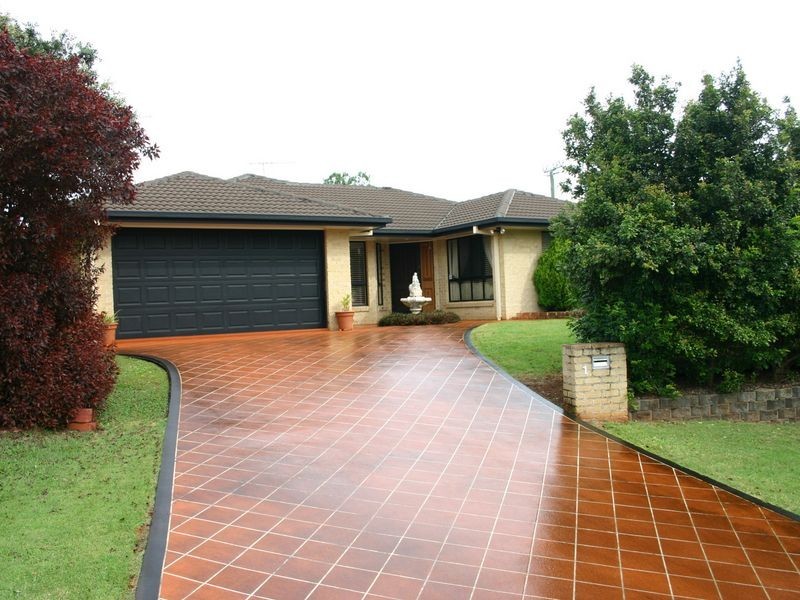 1 Roger Court, Redland Bay QLD 4165