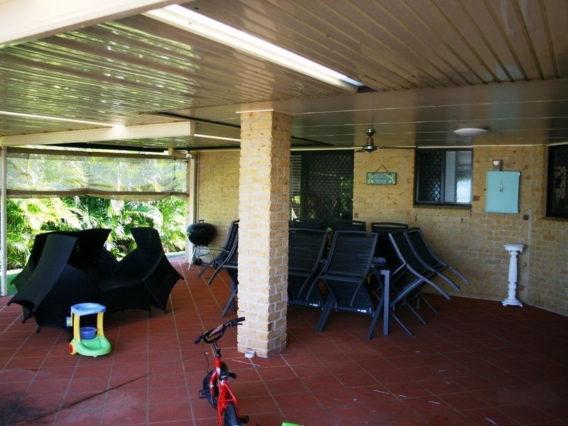 1 Roger Court, Redland Bay QLD 4165