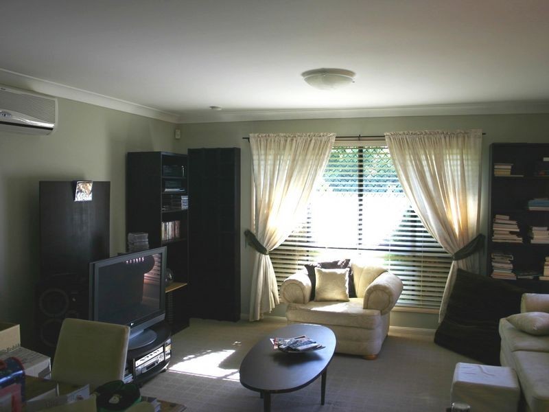 1 Roger Court, Redland Bay QLD 4165