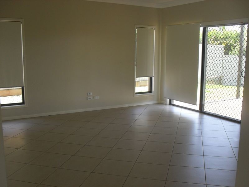 8 Huntly Place, Redland Bay QLD 4165