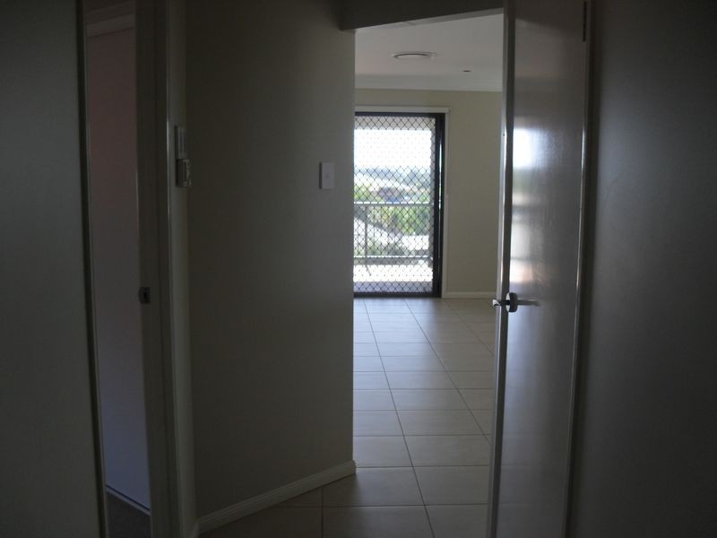 8 Huntly Place, Redland Bay QLD 4165