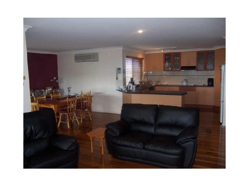 12 Michael Street, Redland Bay QLD 4165