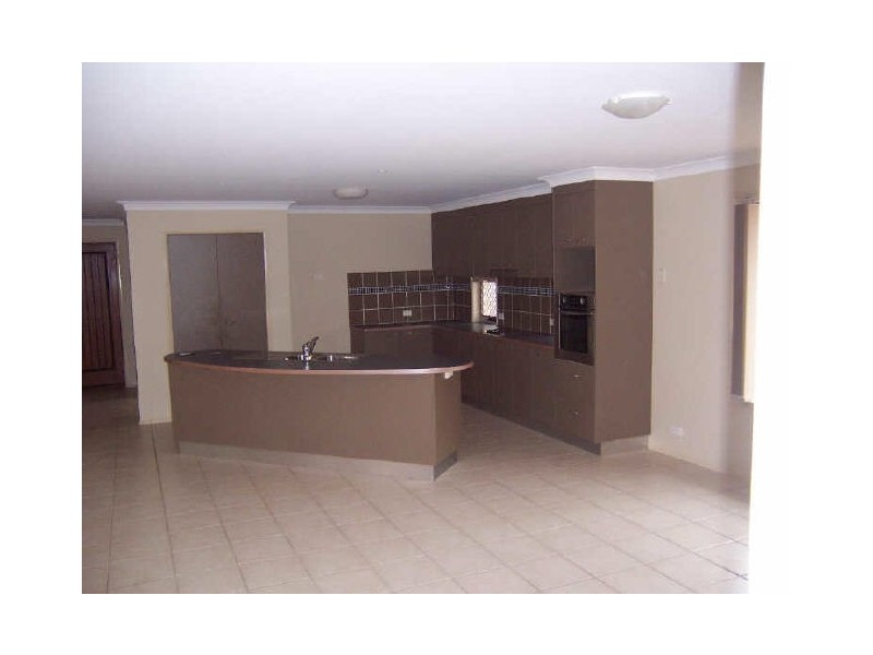 24 Spinnaker Circuit, Redland Bay QLD 4165