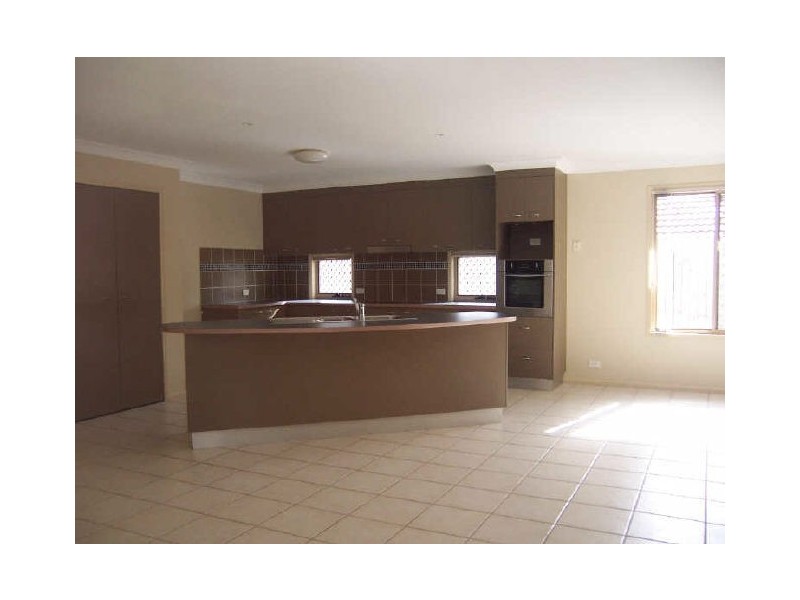 24 Spinnaker Circuit, Redland Bay QLD 4165