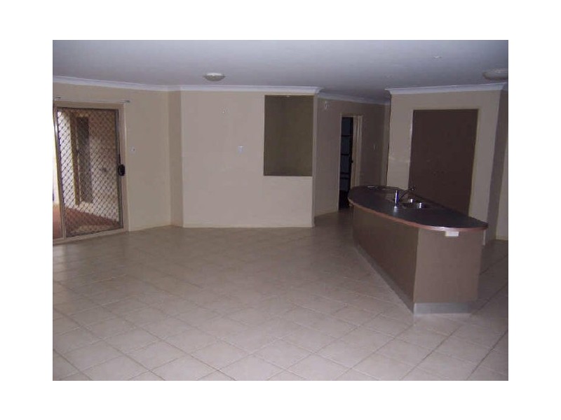 24 Spinnaker Circuit, Redland Bay QLD 4165