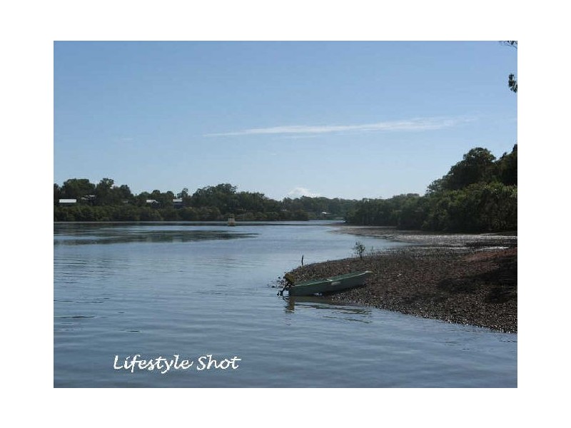 2 Michael Avenue, Lamb Island QLD 4184