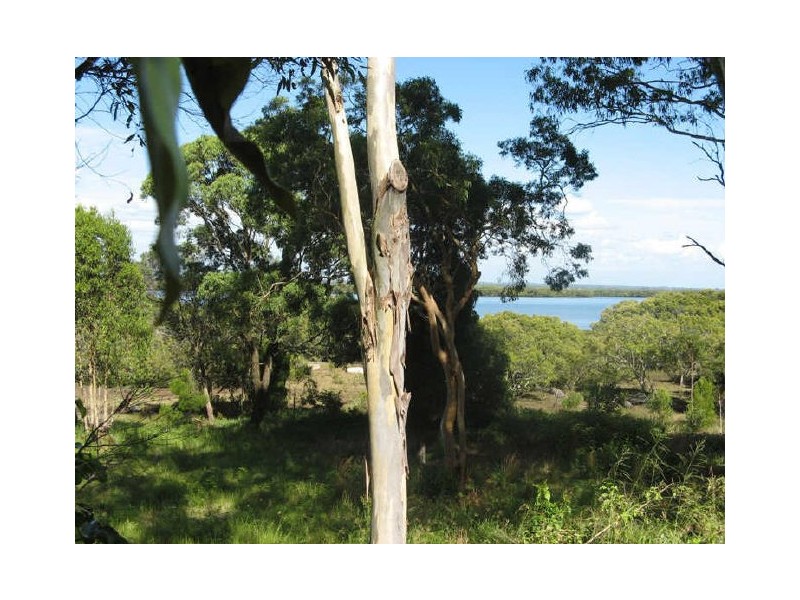 50 Charles Terrace, Macleay Island QLD 4184