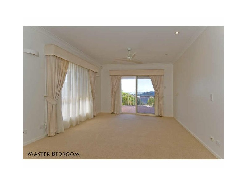 6 Bribie Close, Redland Bay QLD 4165