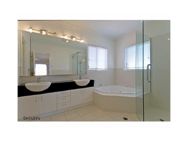 6 Bribie Close, Redland Bay QLD 4165
