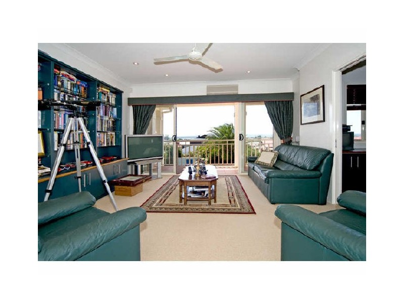 6 Bribie Close, Redland Bay QLD 4165