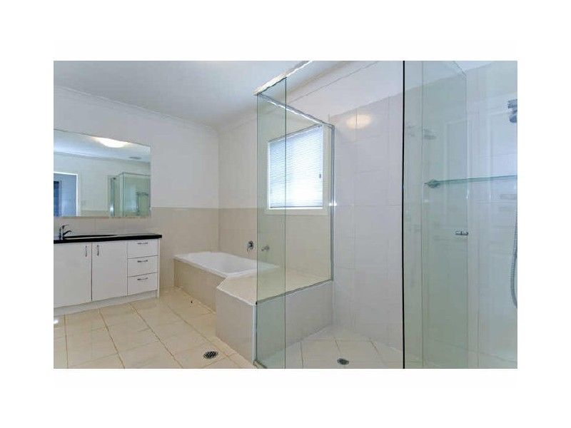 6 Bribie Close, Redland Bay QLD 4165