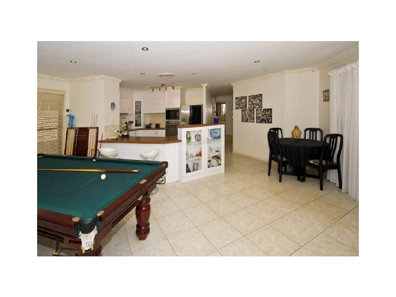7 Kimbolton Drive, Redland Bay QLD 4165