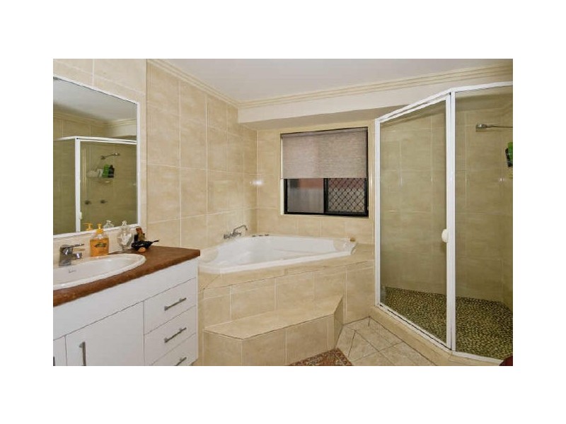 7 Kimbolton Drive, Redland Bay QLD 4165