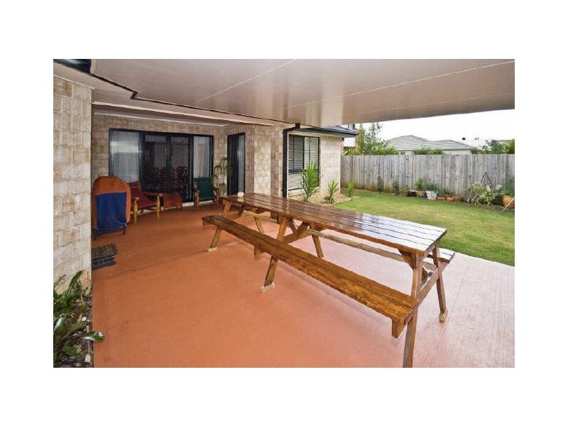 7 Kimbolton Drive, Redland Bay QLD 4165