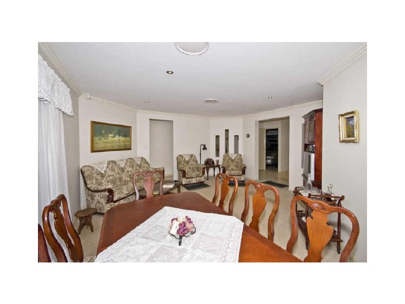 7 Kimbolton Drive, Redland Bay QLD 4165