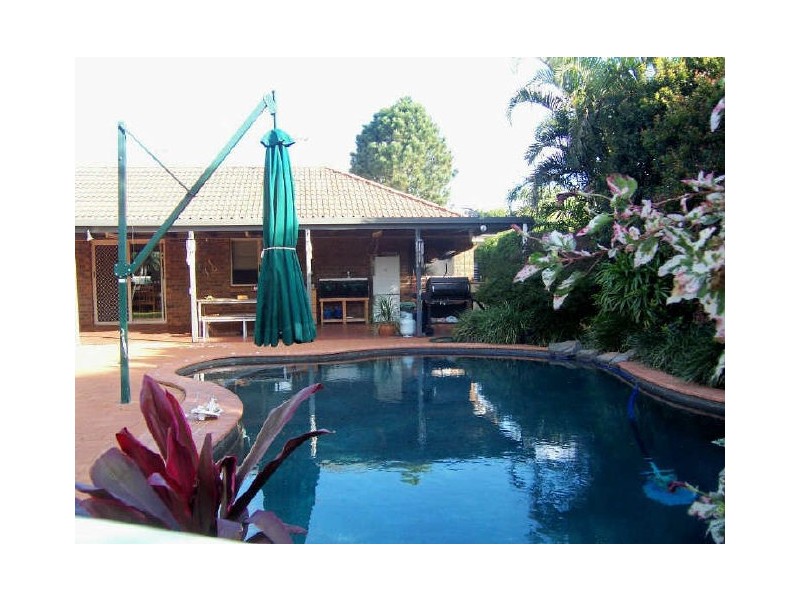 6 Gleneagles Court, Redland Bay QLD 4165