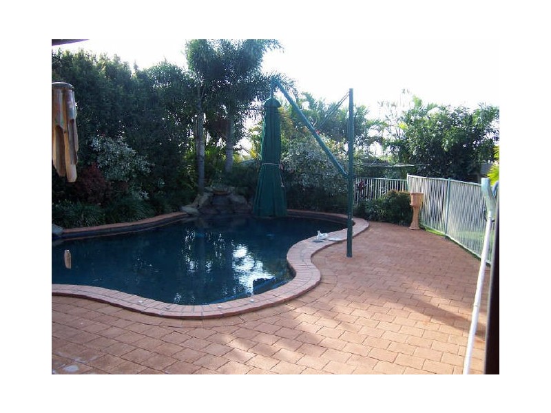 6 Gleneagles Court, Redland Bay QLD 4165