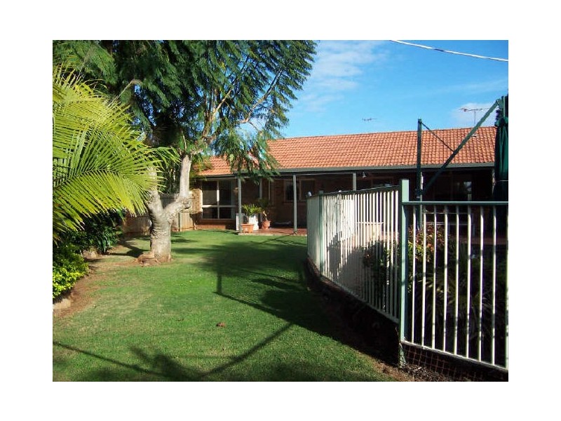 6 Gleneagles Court, Redland Bay QLD 4165