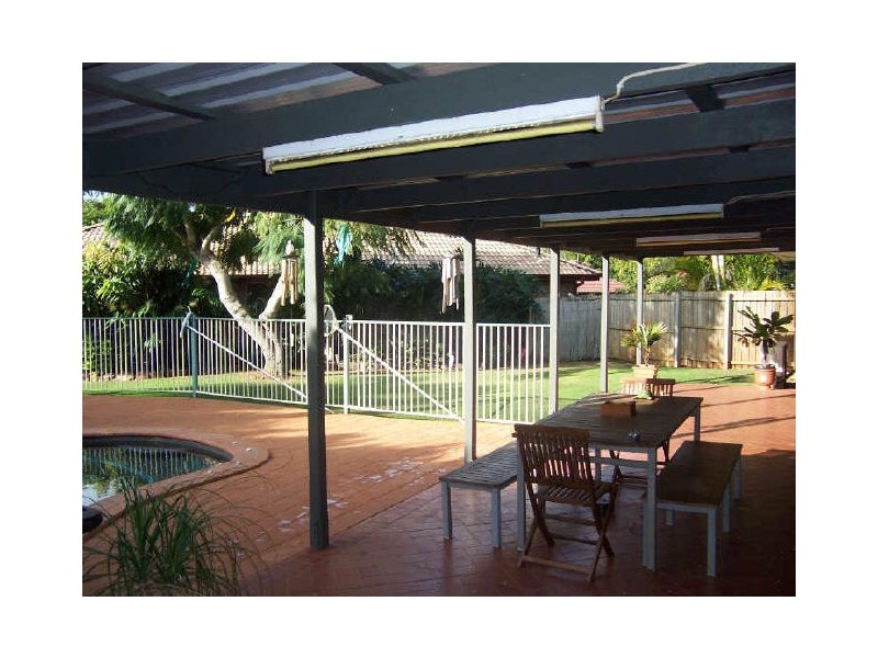 6 Gleneagles Court, Redland Bay QLD 4165