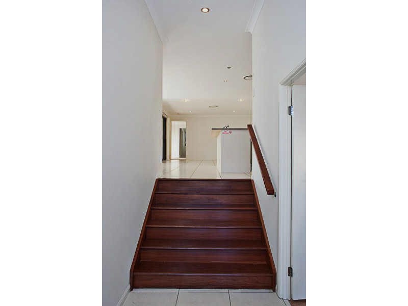 4 Stella Court, Redland Bay QLD 4165