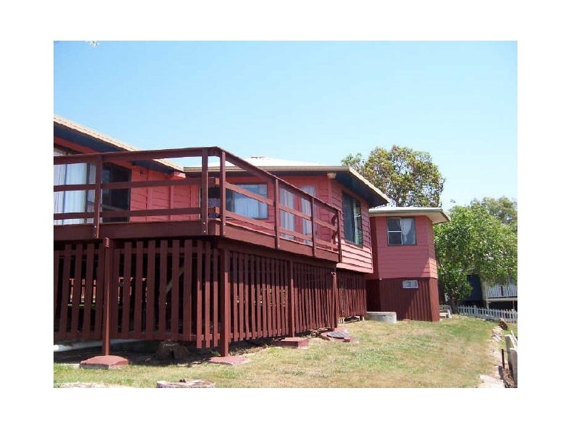 27 Koonwarra Parade, Macleay Island QLD 4184