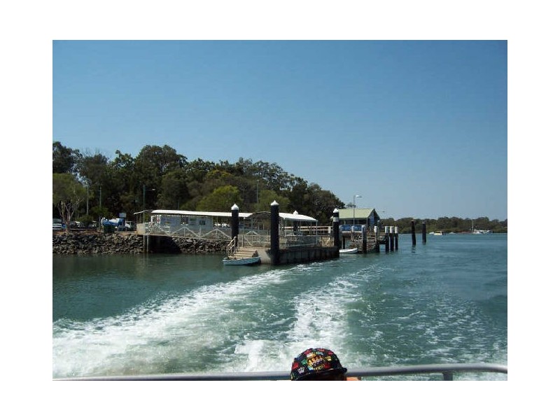 27 Koonwarra Parade, Macleay Island QLD 4184