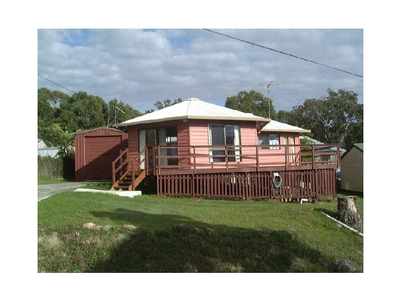 27 Koonwarra Parade, Macleay Island QLD 4184