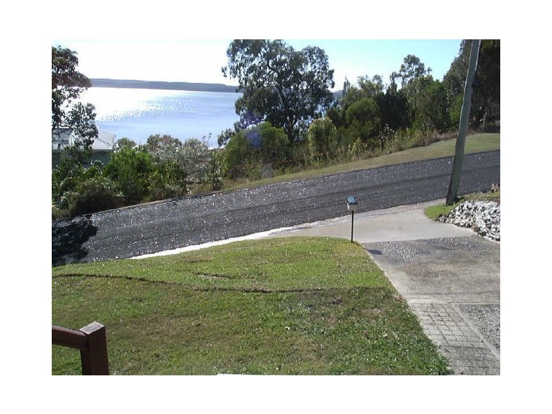 27 Koonwarra Parade, Macleay Island QLD 4184
