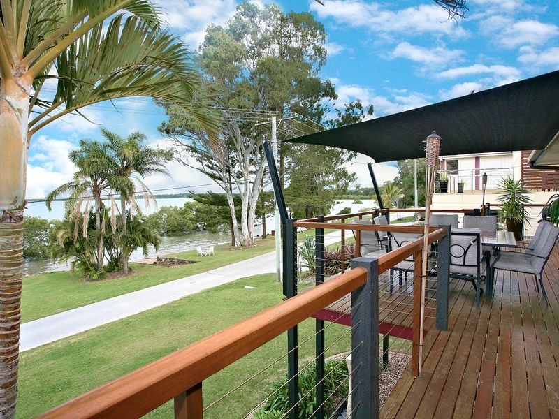 4 Waterfront Easement, Redland Bay QLD 4165