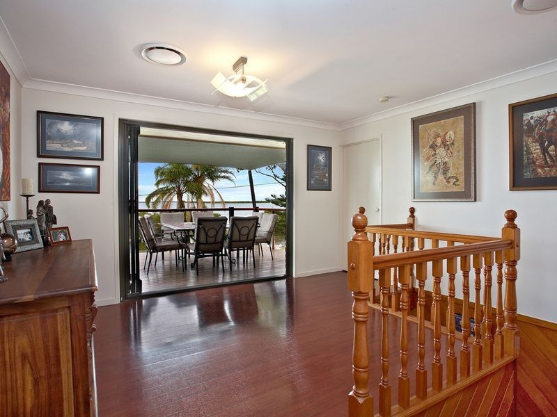 4 Waterfront Easement, Redland Bay QLD 4165