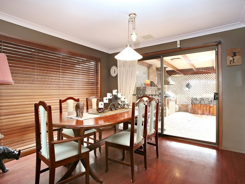 4 Waterfront Easement, Redland Bay QLD 4165