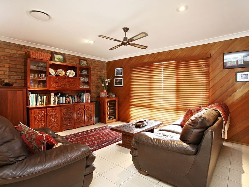 4 Waterfront Easement, Redland Bay QLD 4165
