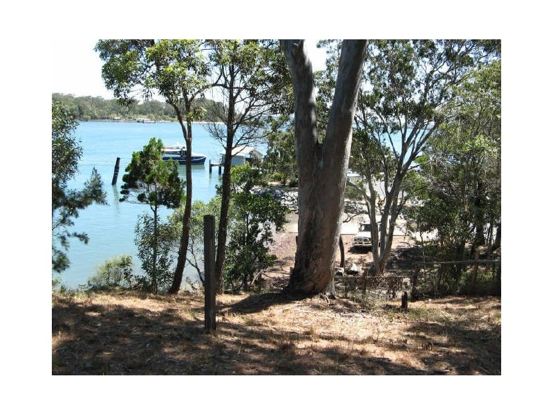 34 Russell Terrace, Macleay Island QLD 4184