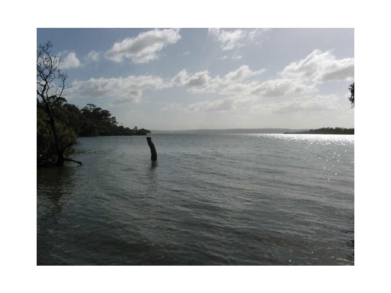 37 Jan Street, Macleay Island QLD 4184