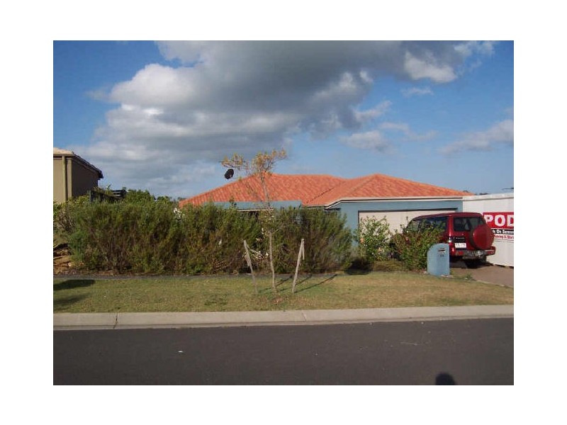 24 Aqua Cres, Redland Bay QLD 4165