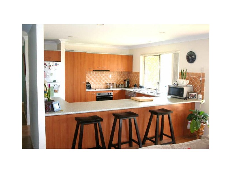 2 Brampton Close, Redland Bay QLD 4165