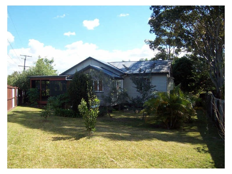 6 Oakland Avenue, Redland Bay QLD 4165