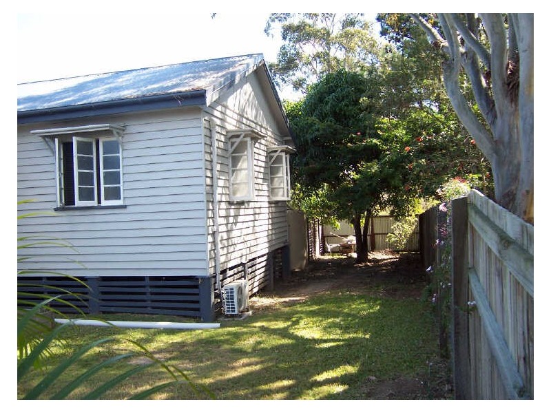 6 Oakland Avenue, Redland Bay QLD 4165