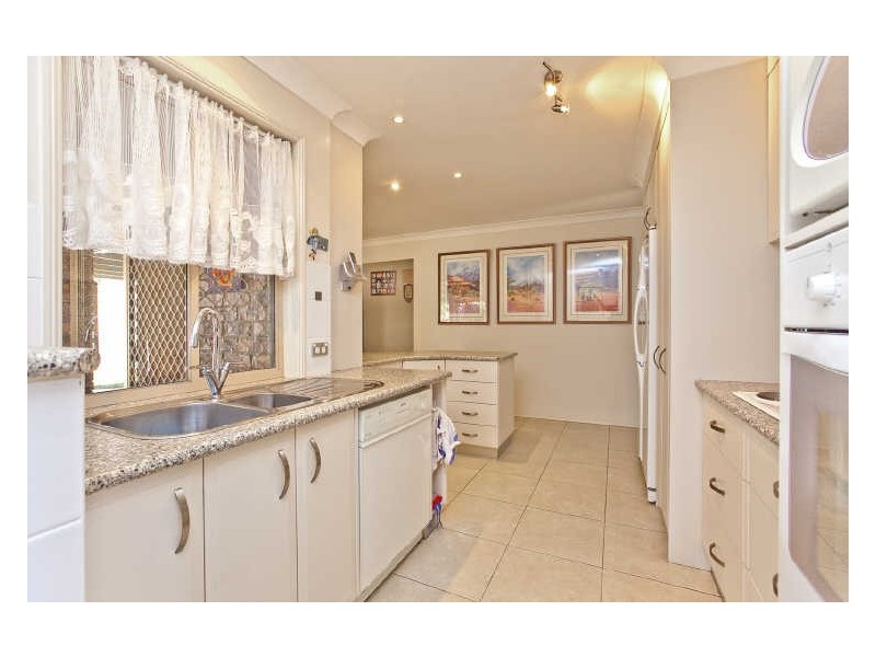 7 Anita Street, Redland Bay QLD 4165