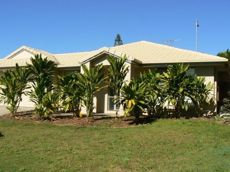 4 St Bees Close, Redland Bay QLD 4165