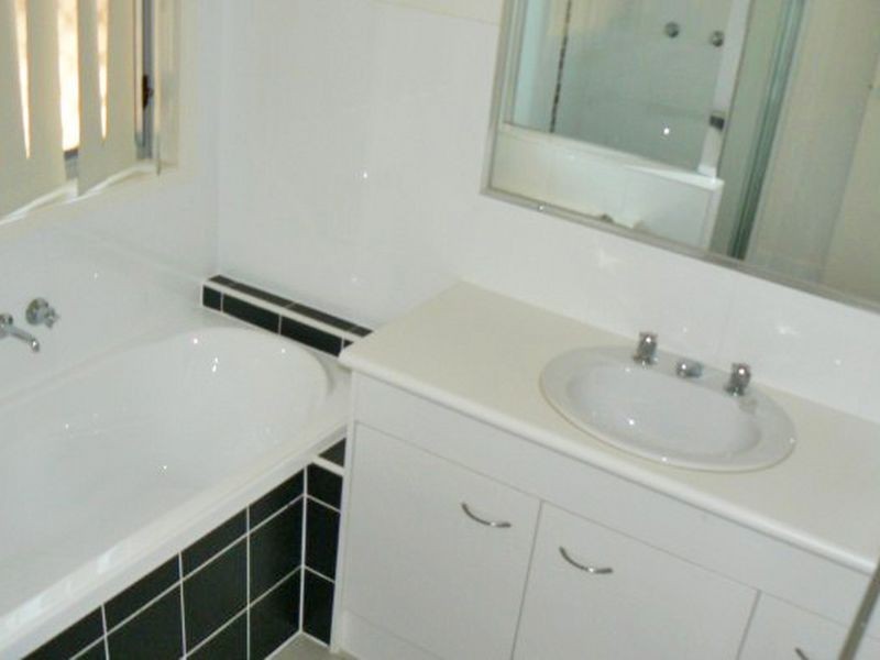 4 St Bees Close, Redland Bay QLD 4165