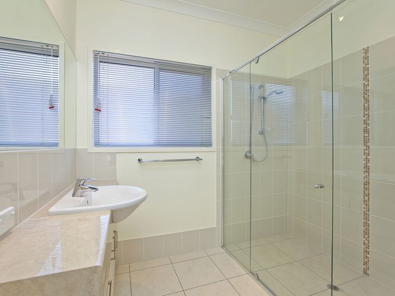 9 Omac Street, Redland Bay QLD 4165