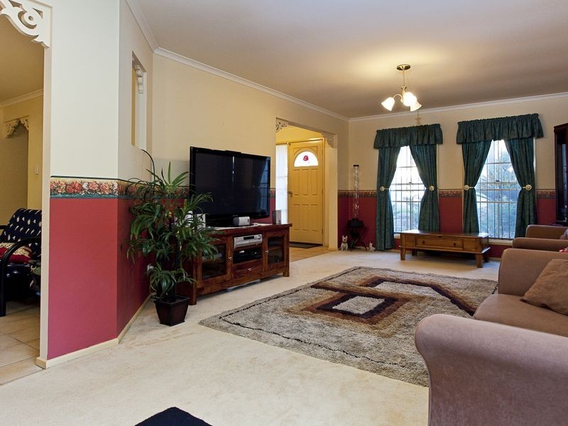 5 Bartlett Terrace, Redland Bay QLD 4165