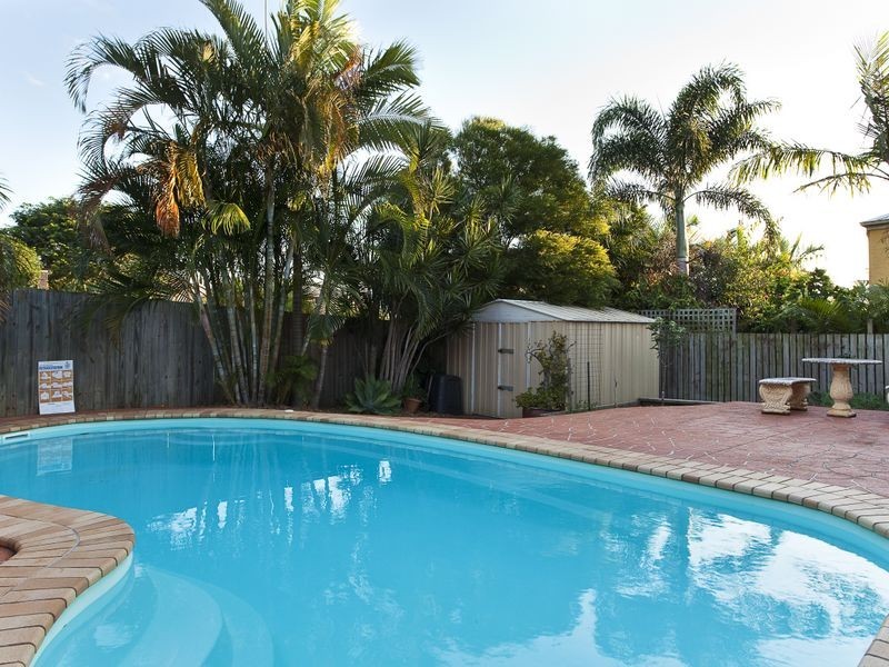 5 Bartlett Terrace, Redland Bay QLD 4165