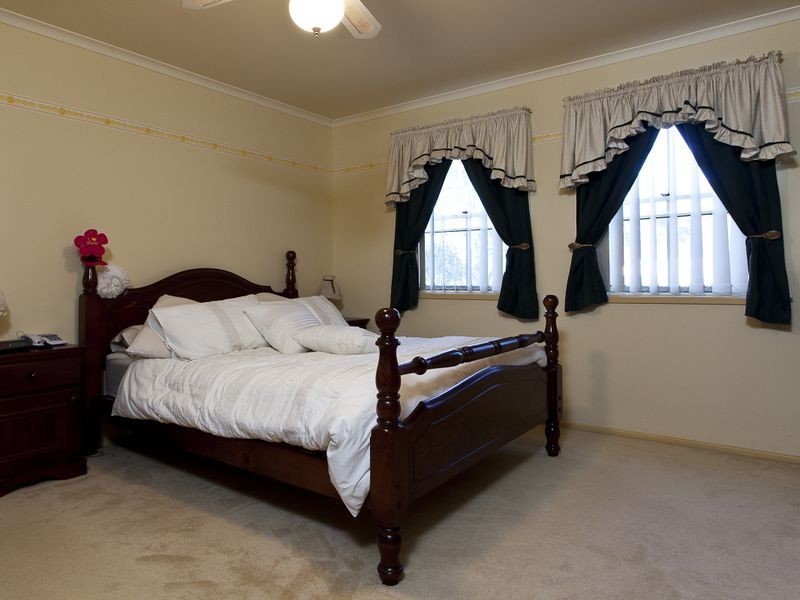 5 Bartlett Terrace, Redland Bay QLD 4165